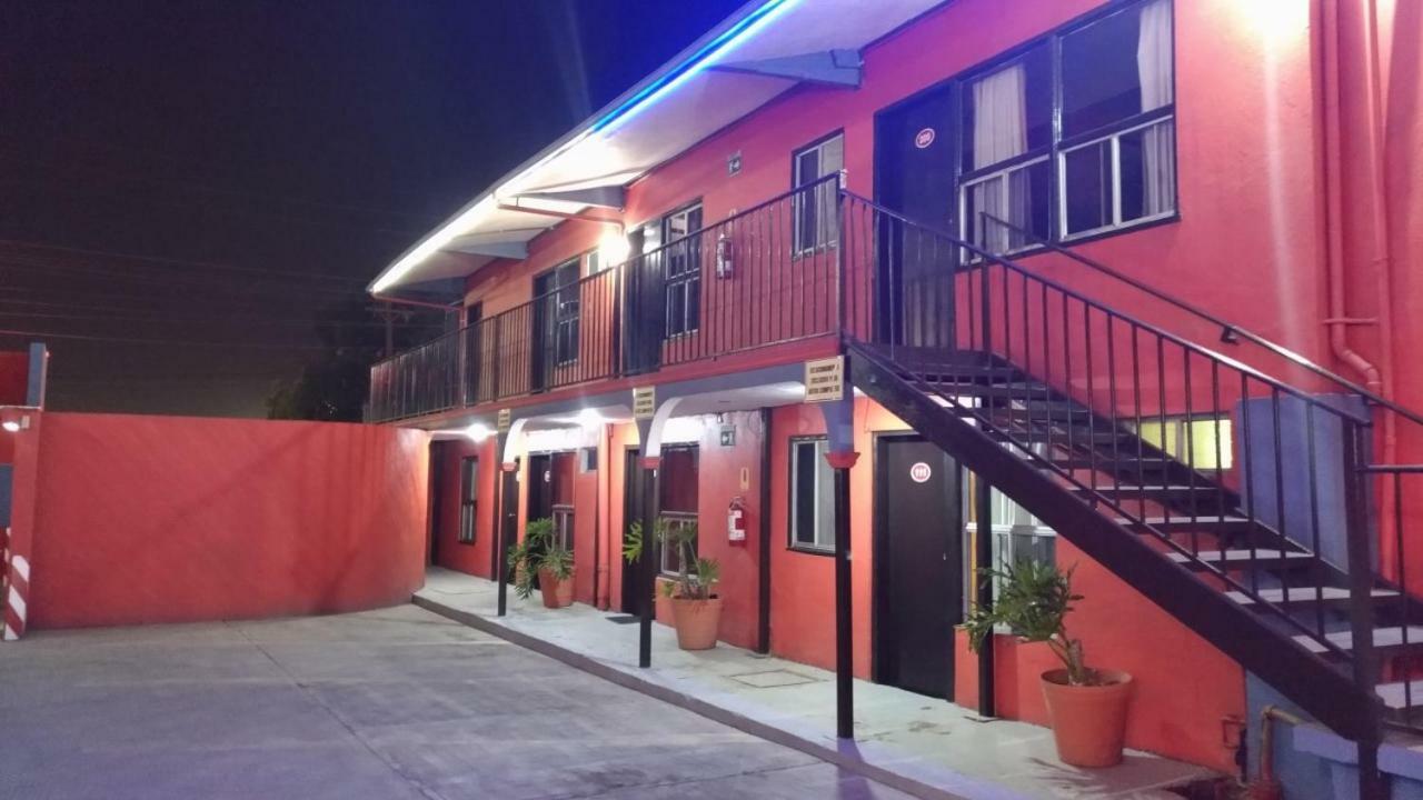 Motel Agora Ensenada Esterno foto