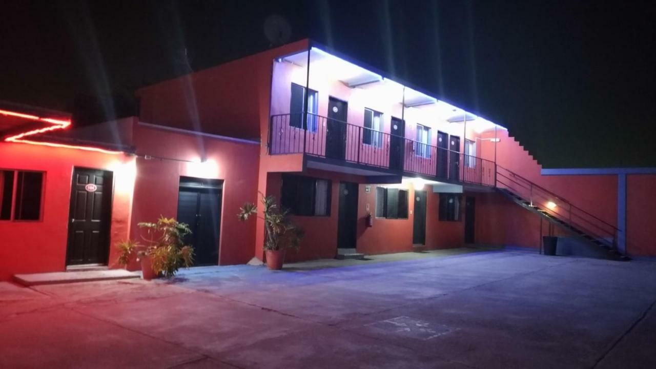 Motel Agora Ensenada Esterno foto